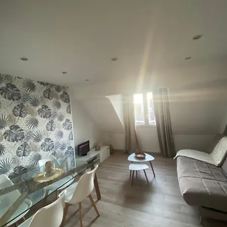 Lägenhet : Bel A Deux Pas De La *